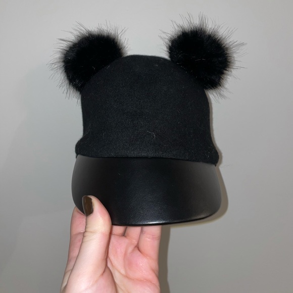 Pom Pom Wool brim hat - Picture 2 of 3